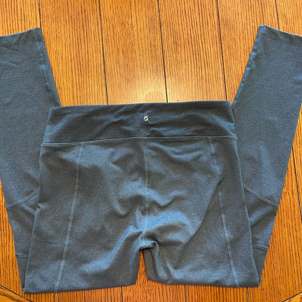 Lou & Grey Crop Yoga Pants